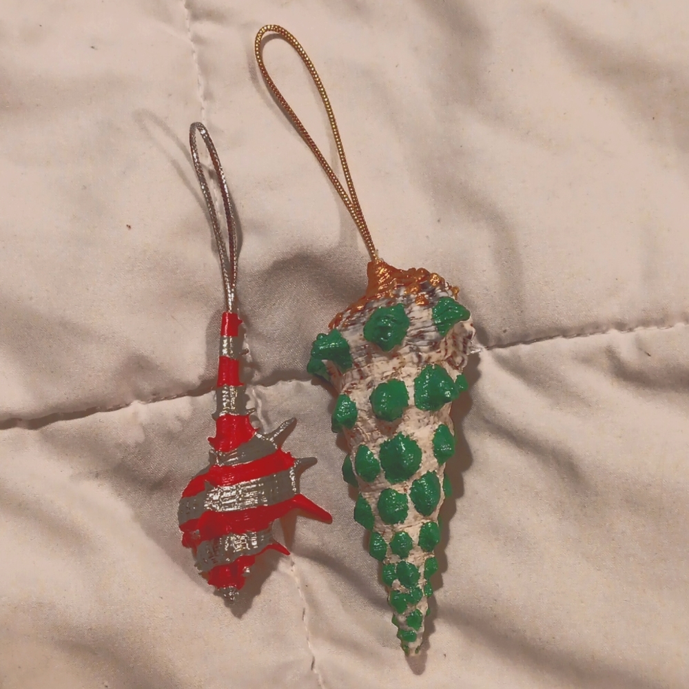 2 Christmas seashell ornament